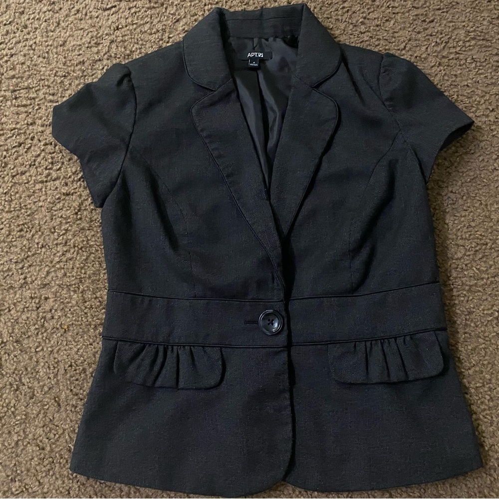 Apt. 9 short sleeve black blazer size 4